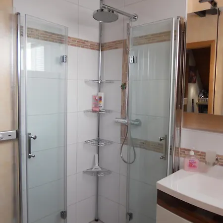 Apartman Zum Wohlfuehlen In Der Eifel, Poolnutzung, Tennis, Minigolf, Seenaehe *